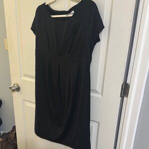 Liz Lange maternity Black Sheath Midi Dress with Dolman Sleeves